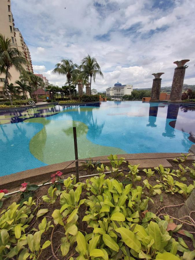 شقة سكن قيصر ﺇﻛﺰﻛﻴﻮﺗﻴﻒ ستاي إيست لايك Kampong Bohol المظهر الخارجي الصورة